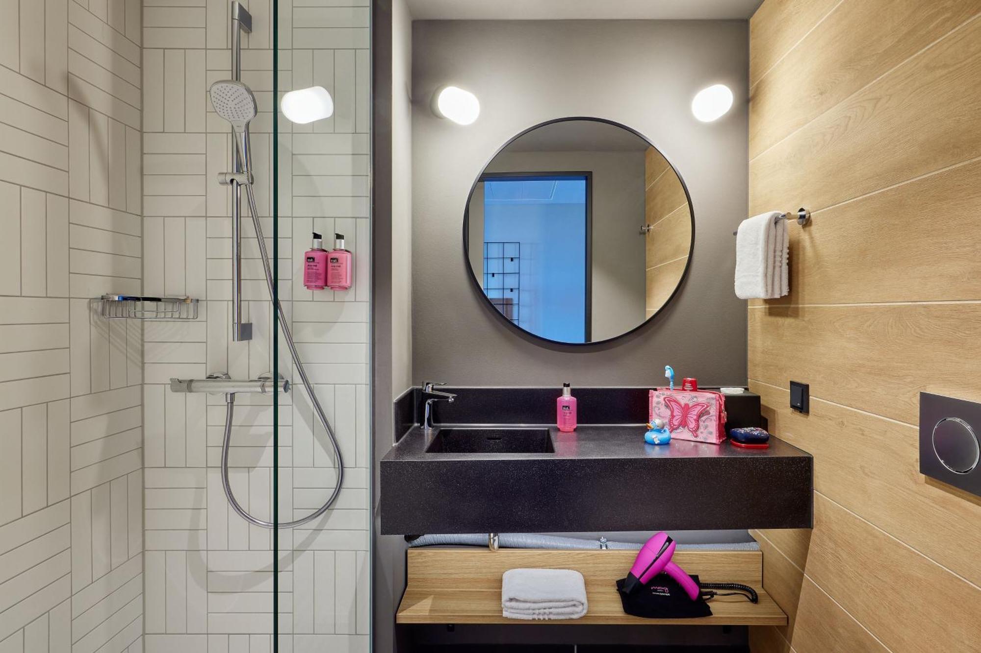 Moxy Cologne Muelheim Hotel Luaran gambar